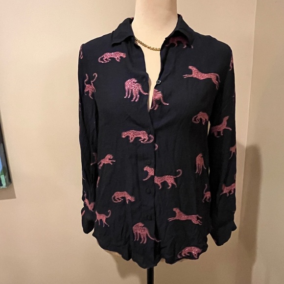 Vilagallo Gaby Shirt Cheetah Jacquard In Black & Pink, size 40 (Medium) - Picture 2 of 8